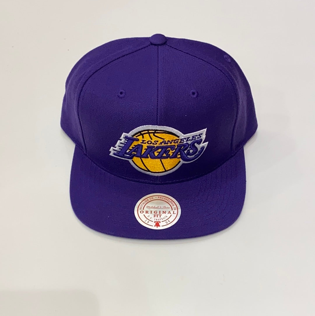  Team Ground Snapback Los Angeles Lakers : Sports & Outdoors