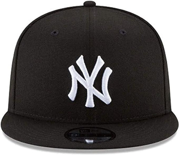 New Era New York Yankees Exclusive Selection 9FIFTY Snapback  Black White Logo)